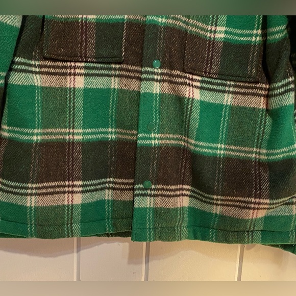 UO like new oversized green plaid flannel jacket w/hot pink quilted lining,Small - Picture 4 of 13